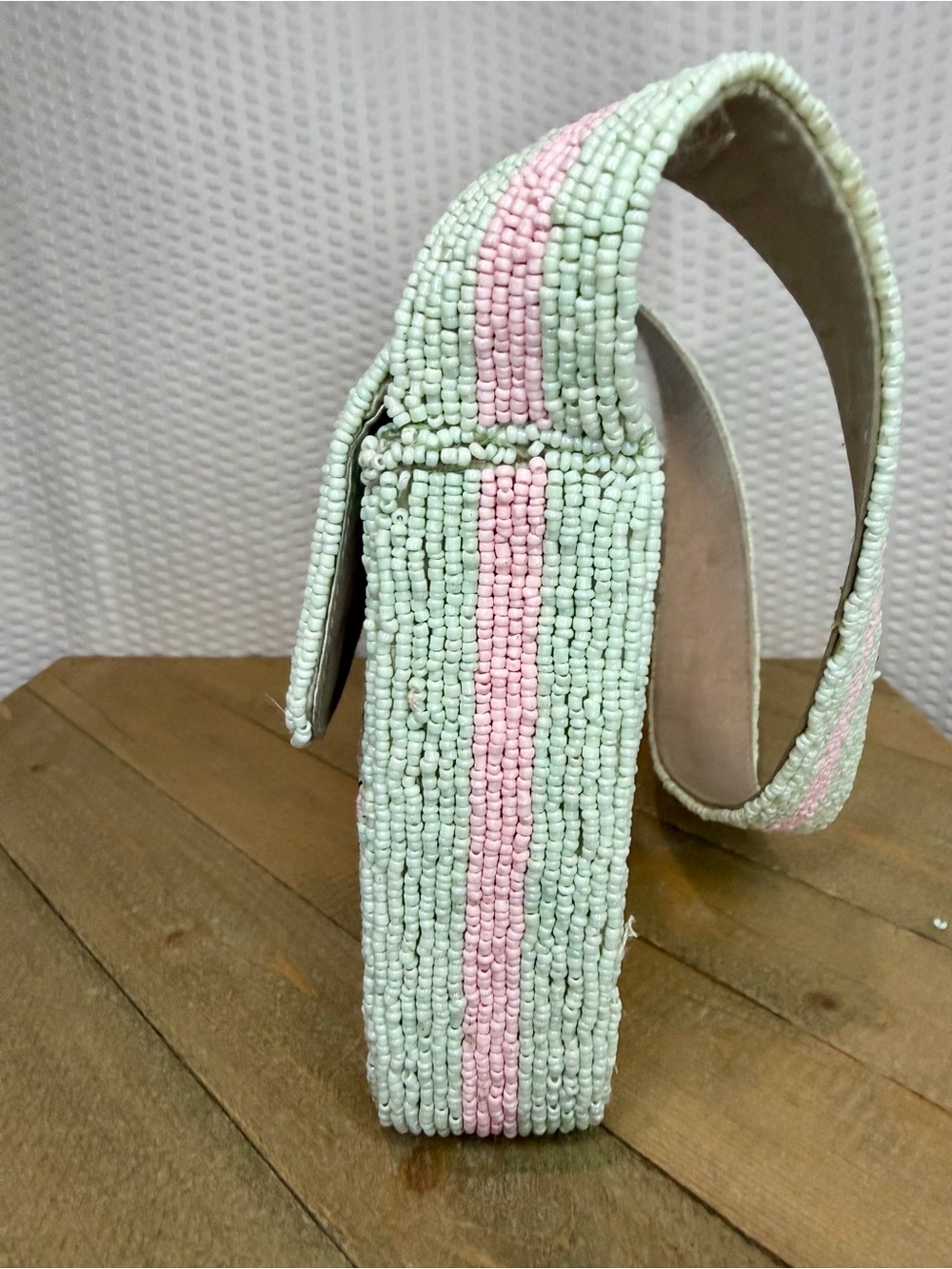 Viral Beaded Bug Shoulder Bag!! - Picture 2 of 9